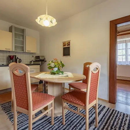 Lissis Bauernhof Appartments ファームステイ *